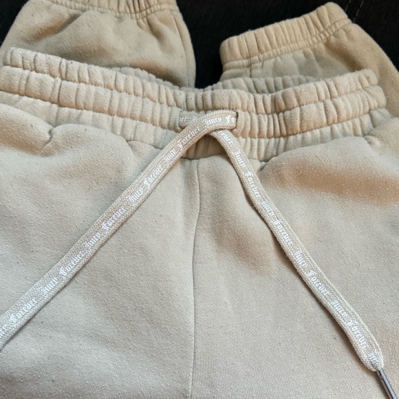 Small Juicy Couture beige track pants - Picture 2 of 3